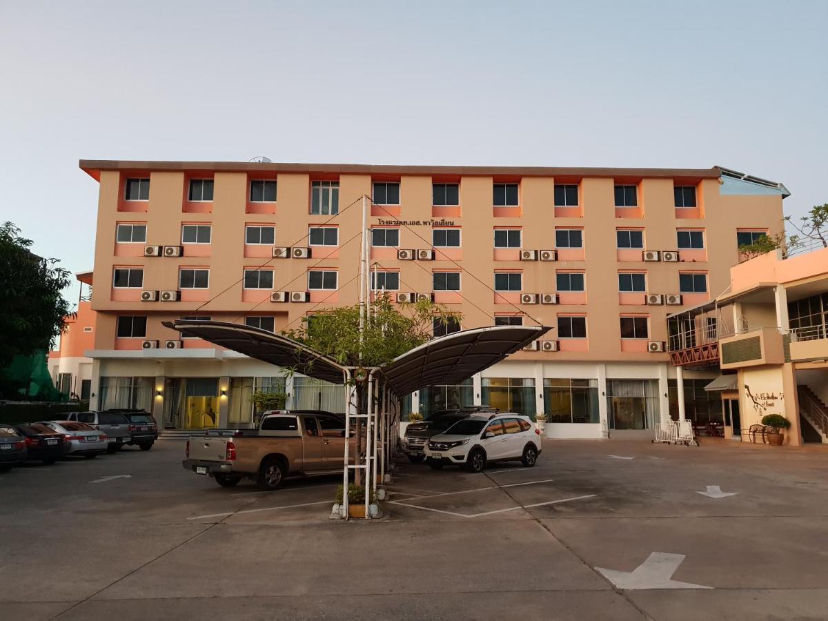 K.S.Pavilion Hotel Nakhonratchasima Buitenkant foto