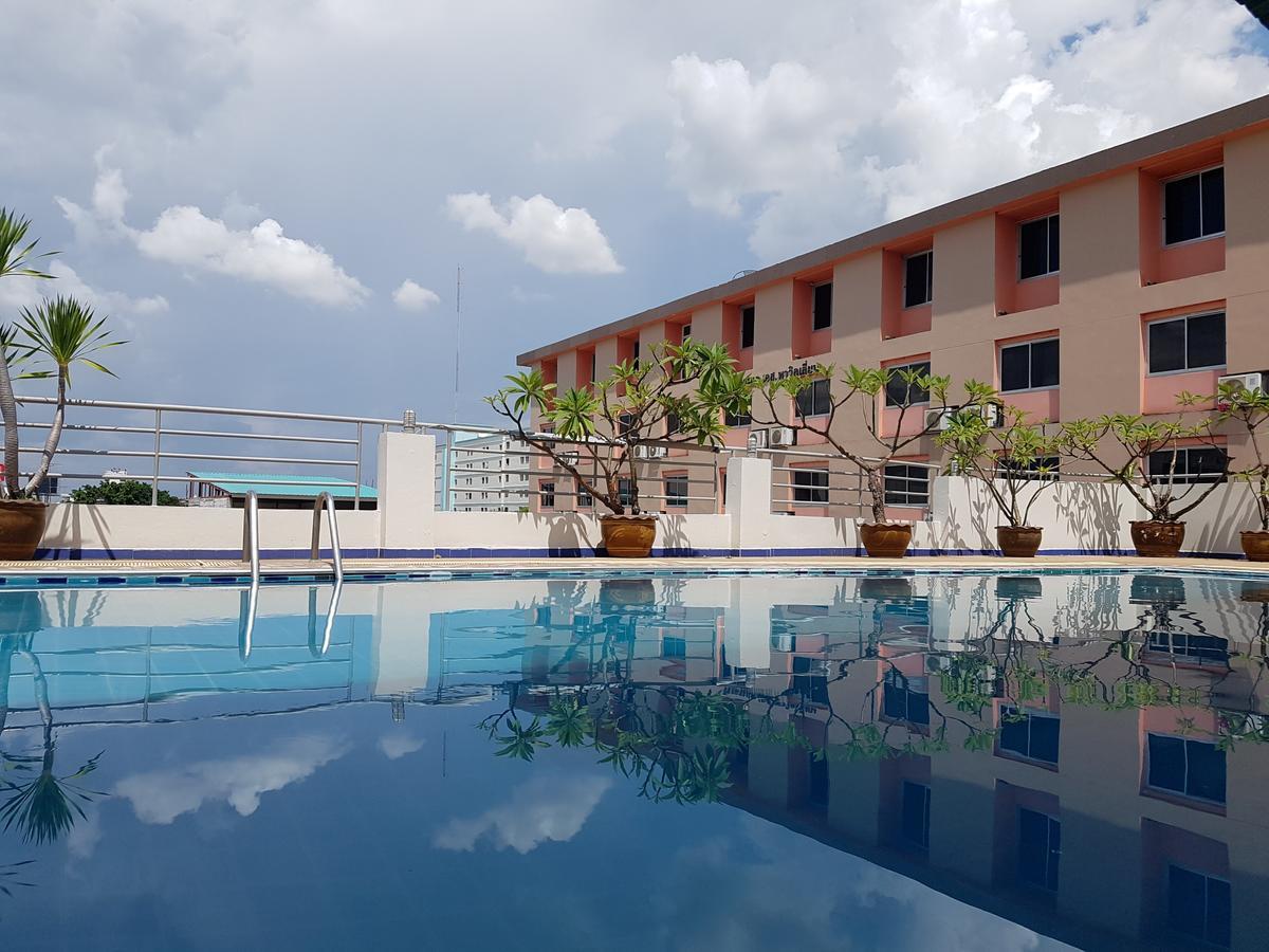 K.S.Pavilion Hotel Nakhonratchasima Buitenkant foto