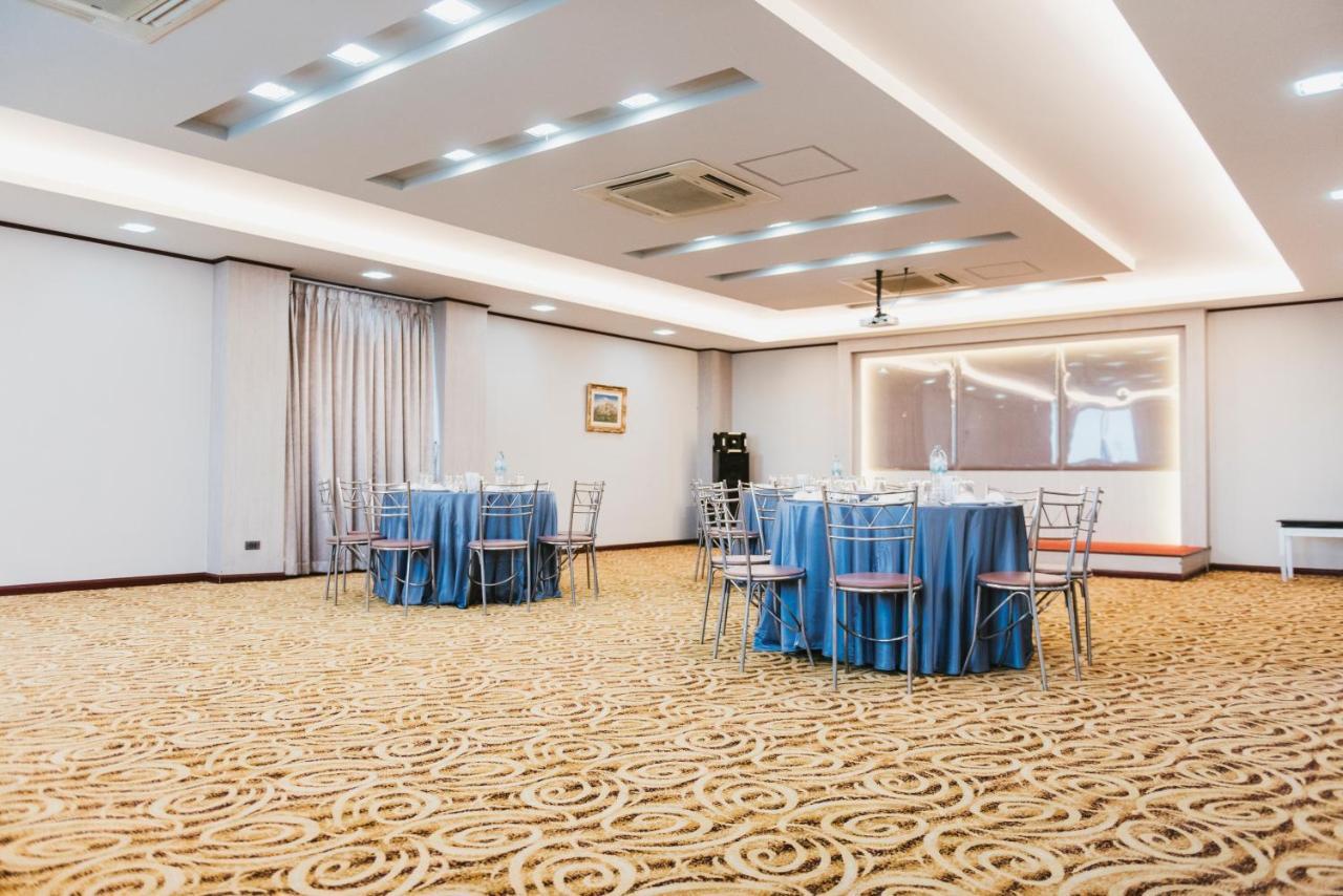 K.S.Pavilion Hotel Nakhonratchasima Buitenkant foto